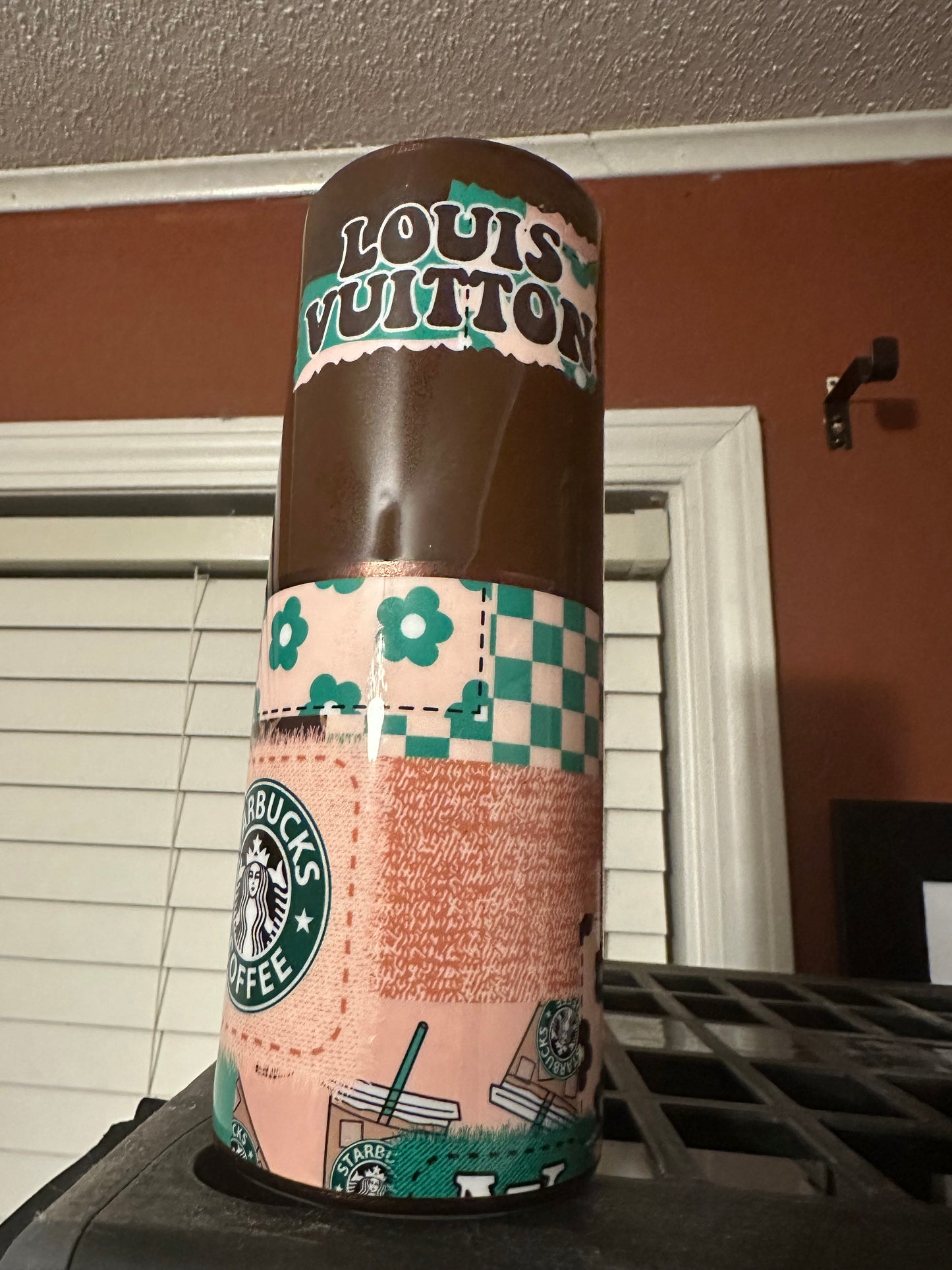 Hot Customized Tumblers – Personalized Drinkware for Every Occasion